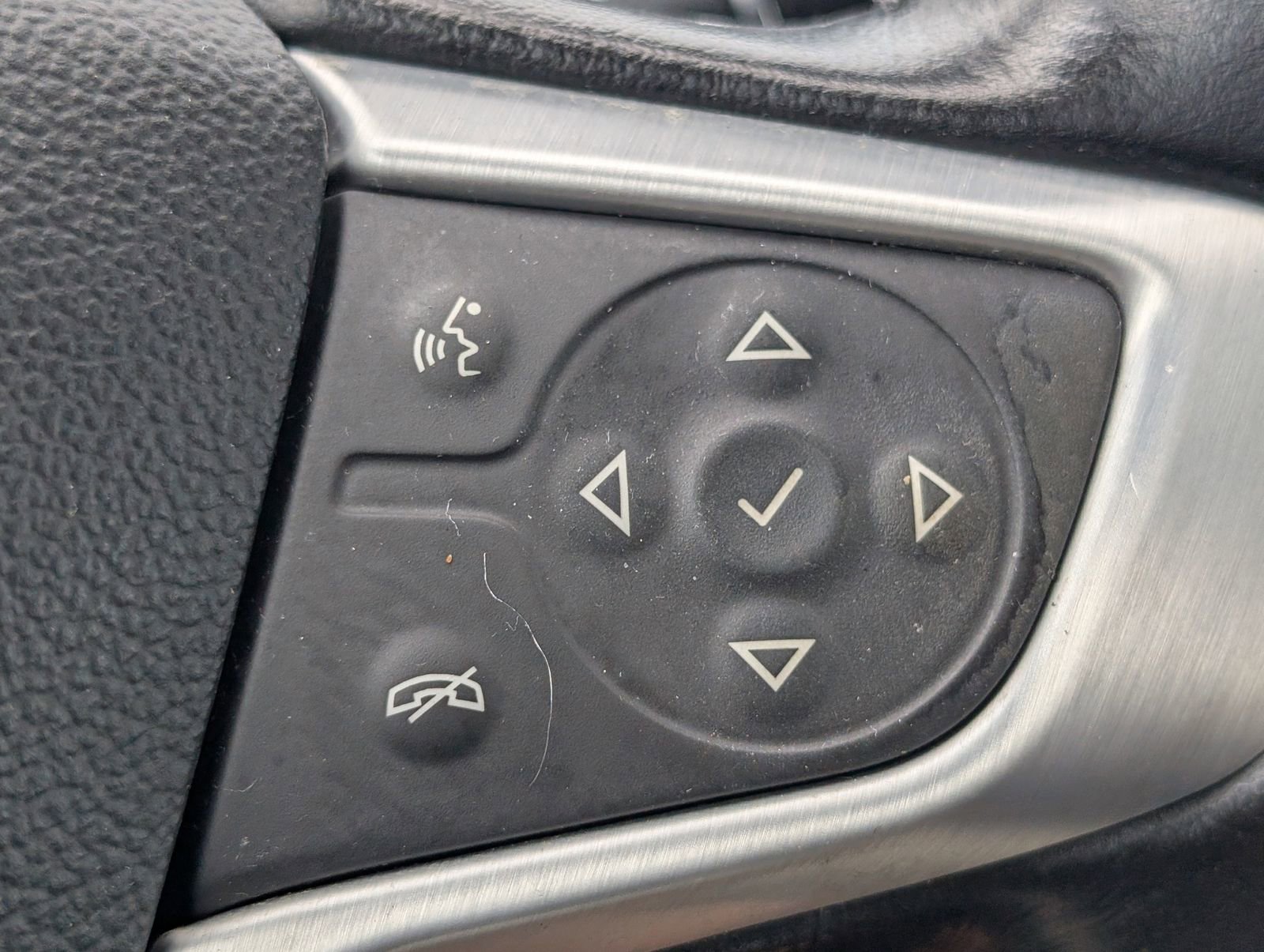 Used 2020 GMC Acadia SLE w/ Driver Convenience Package FWD image 29