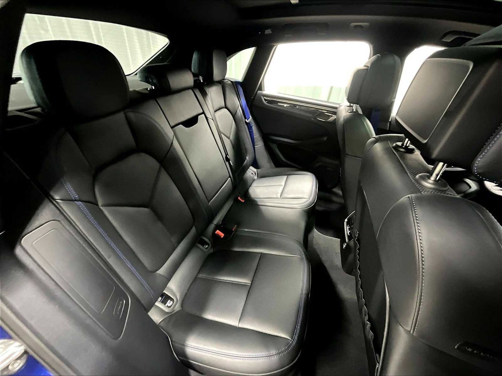 Used 2025 Porsche Macan image 31