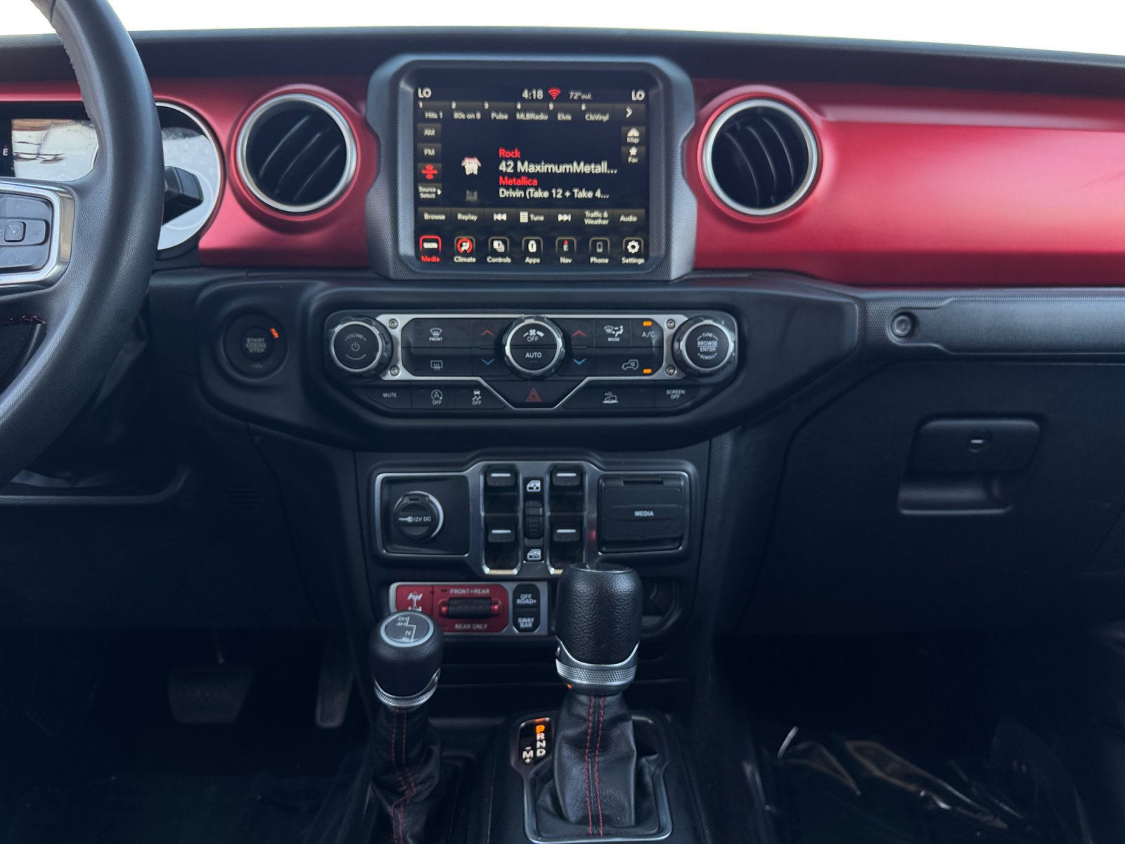 Used 2023 Jeep Gladiator Rubicon w/ Trailer Tow Package AWD/4WD image 11