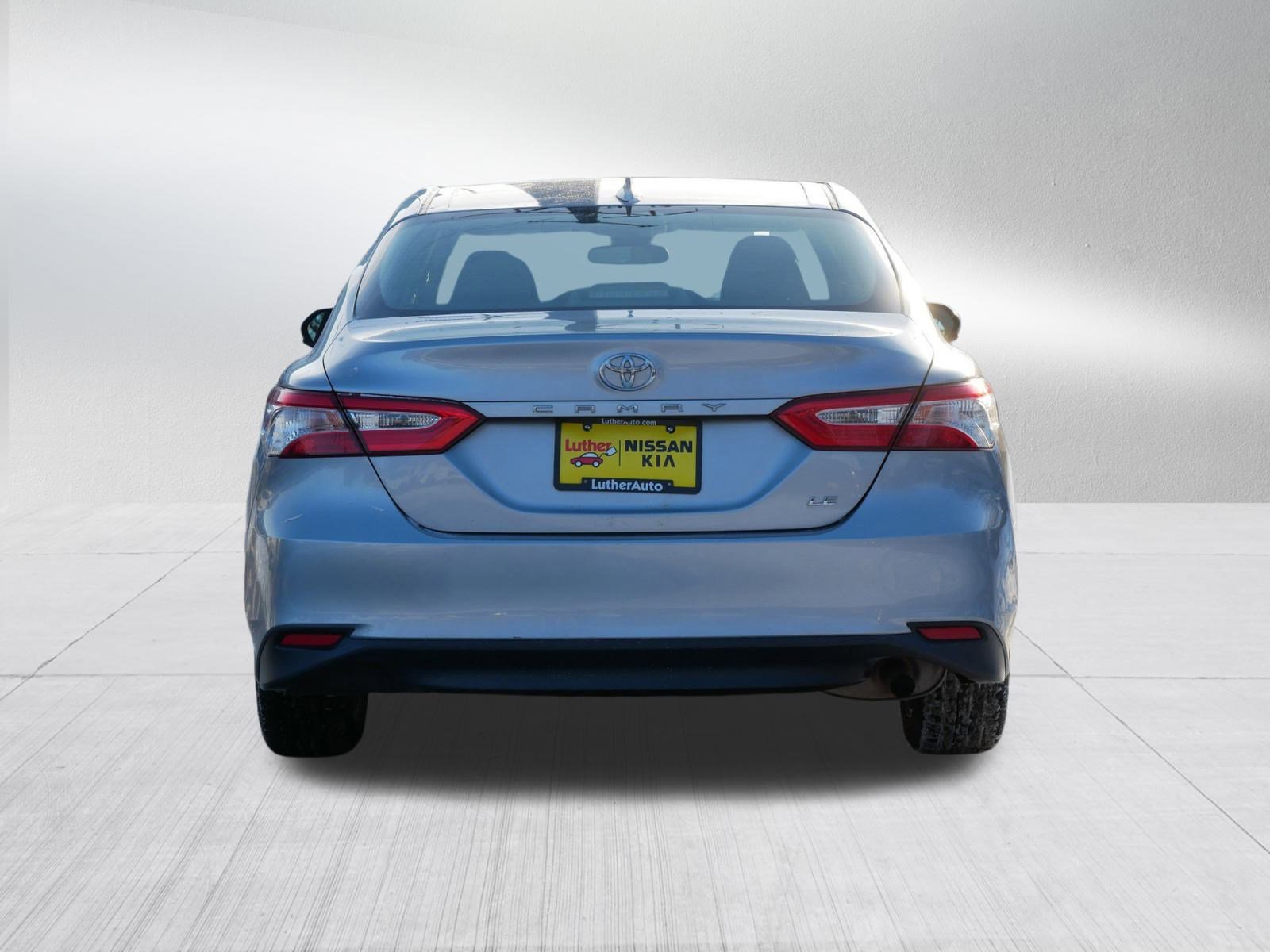 Used 2020 Toyota Camry LE image 6