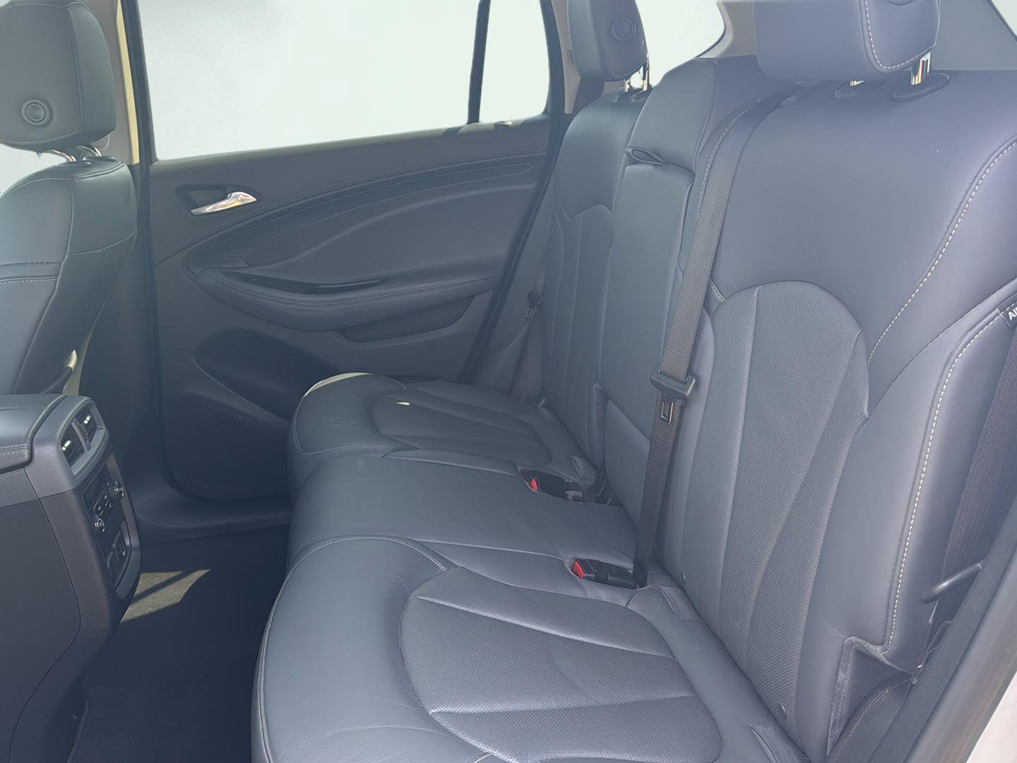 Used 2019 Buick Envision Essence FWD image 24