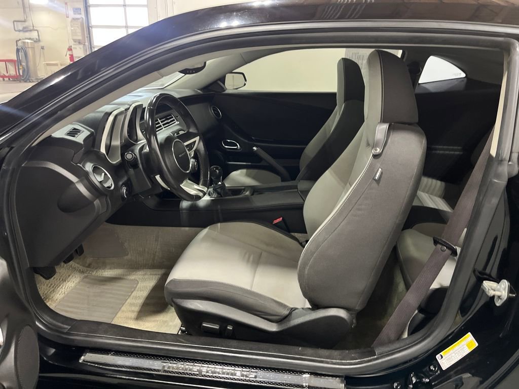 Used 2010 Chevrolet Camaro LT image 27