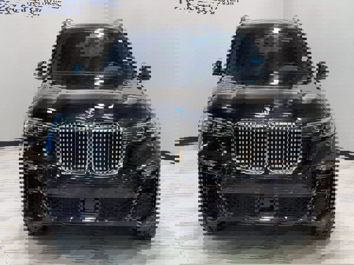 Used 2019 BMW X7 xDrive50i w/ Dynamic Handling Package image 3