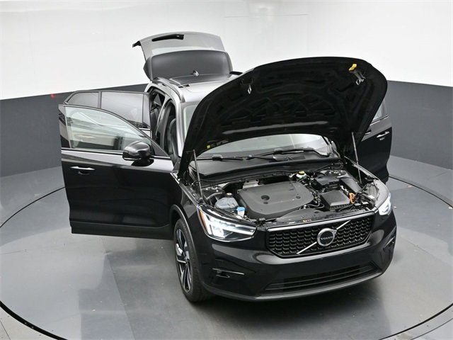 Used 2024 Volvo XC40 B5 Plus w/ Climate Package image 49