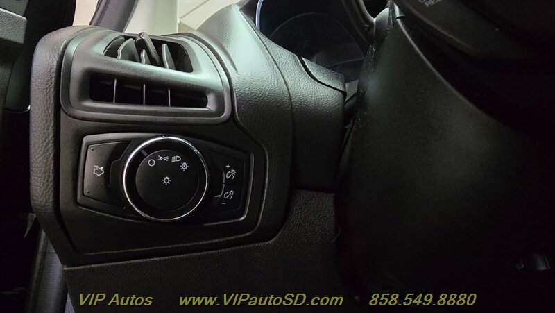 Used 2014 Ford Focus SE FWD image 22
