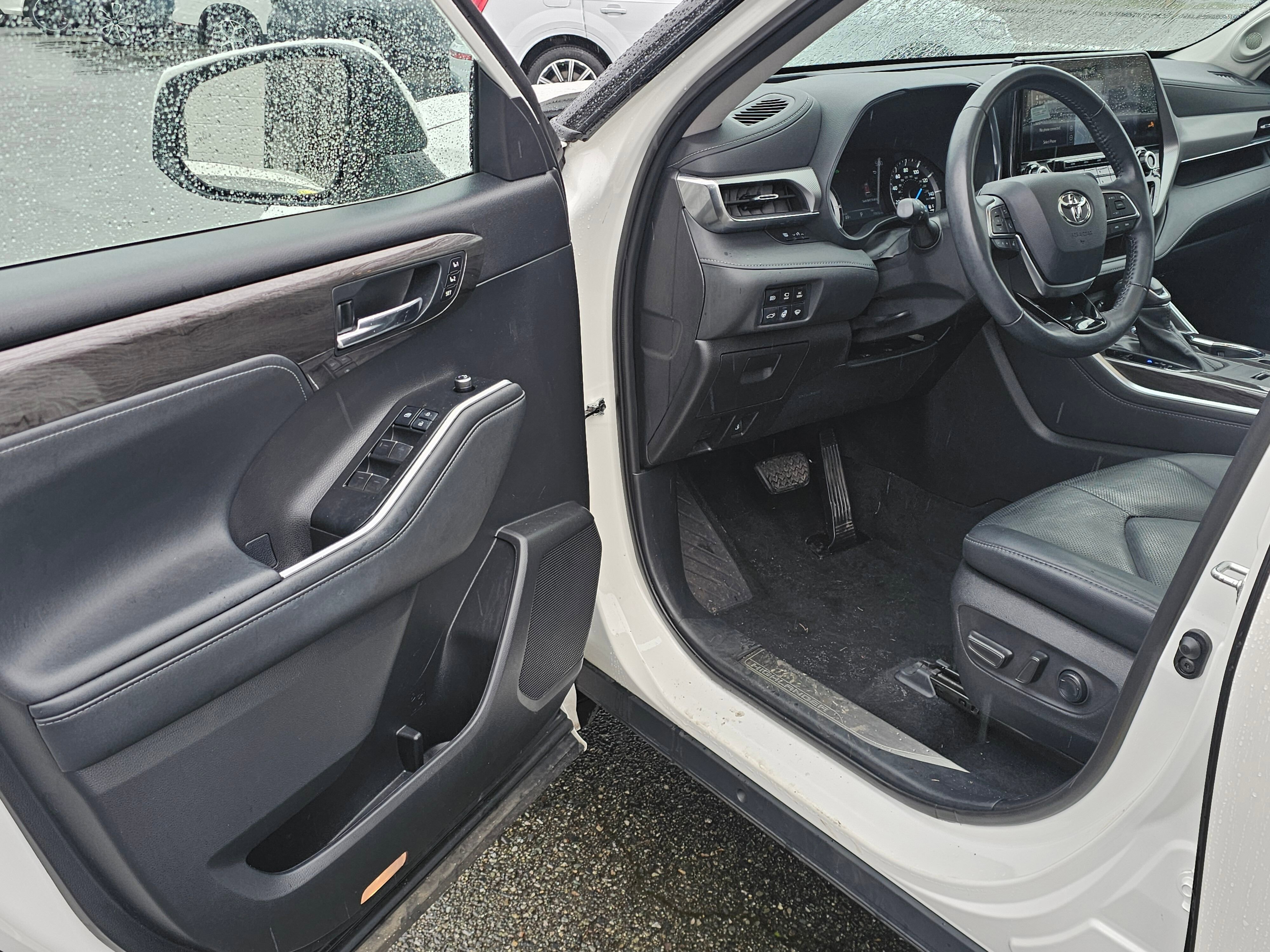 Used 2021 Toyota Highlander Platinum AWD/4WD image 21
