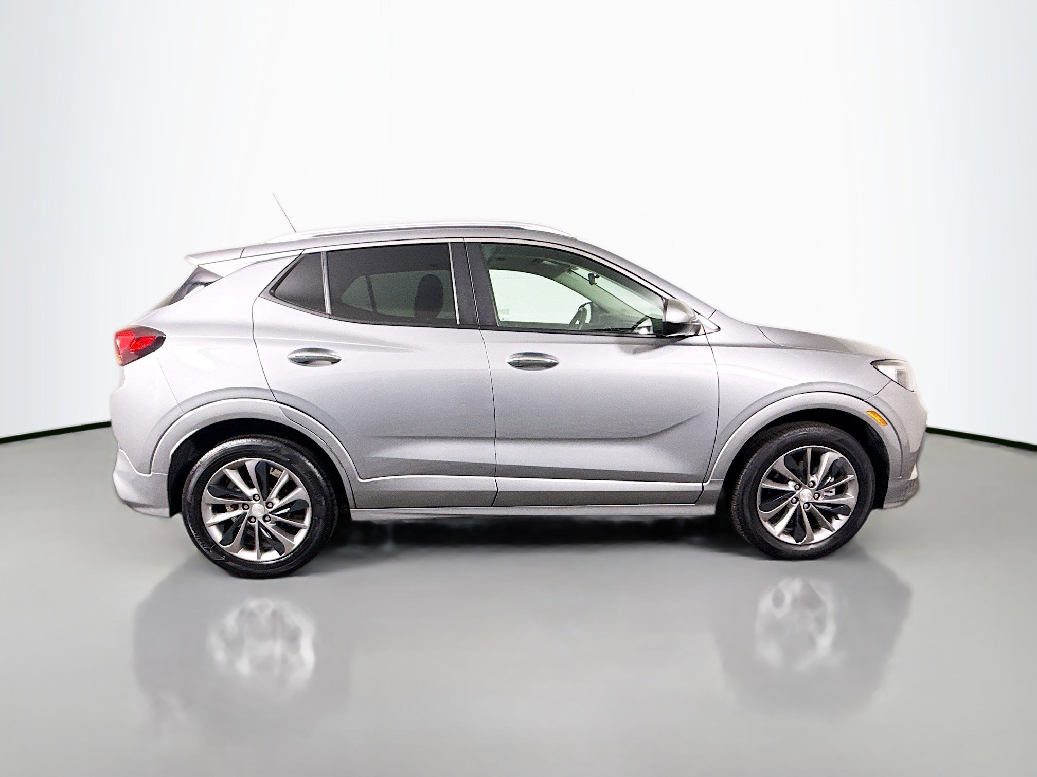 Used 2023 Buick Encore GX Select w/ Sport Touring Package FWD image 11