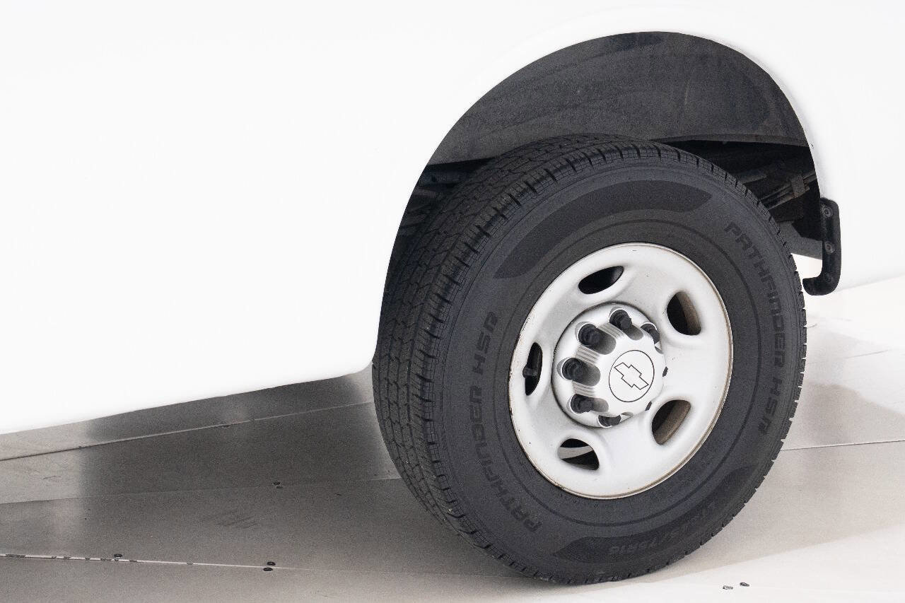 Used 2017 Chevrolet Express 2500 image 62