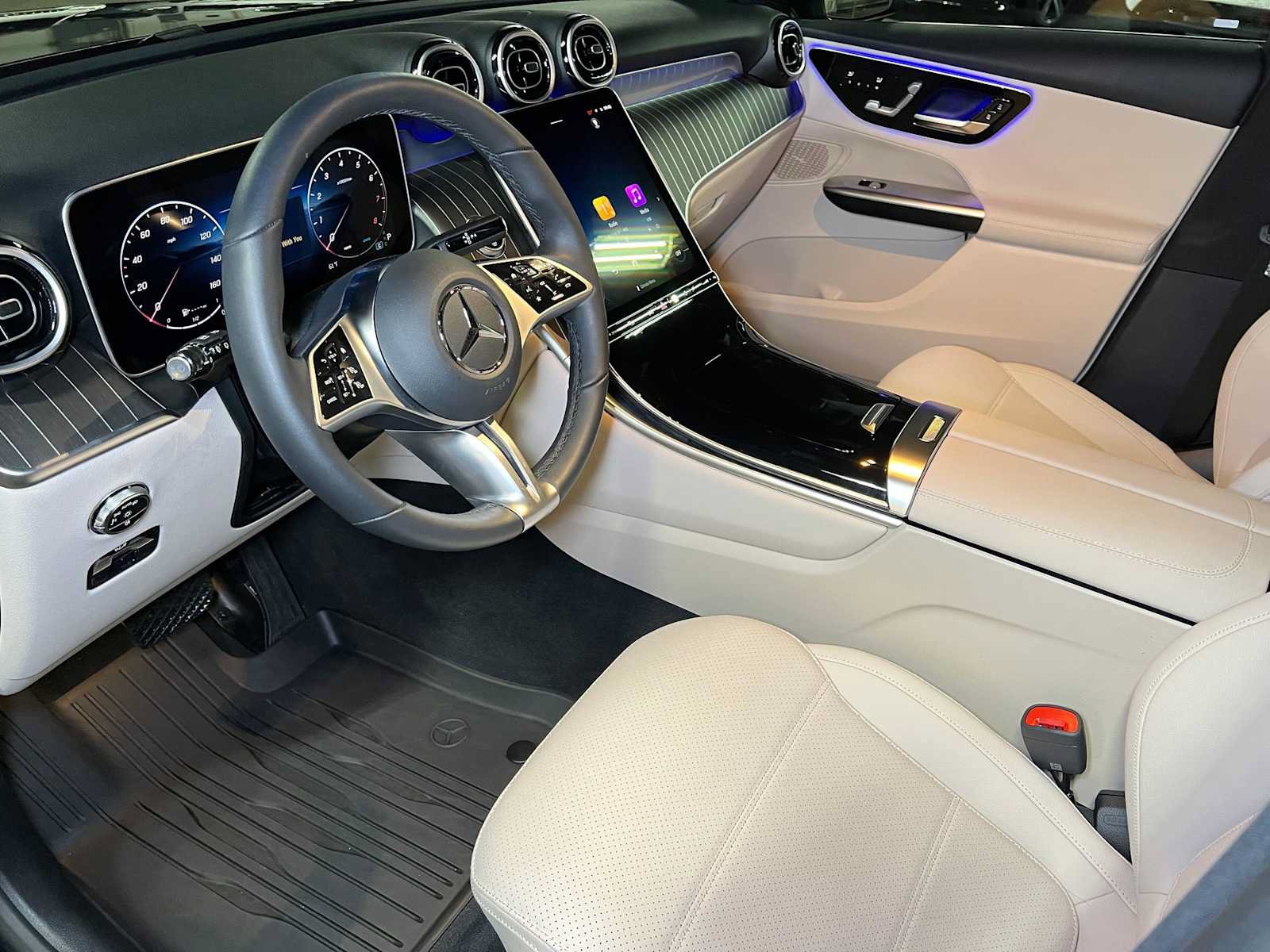 Used 2026 Mercedes-Benz GLC 300 4MATIC image 26