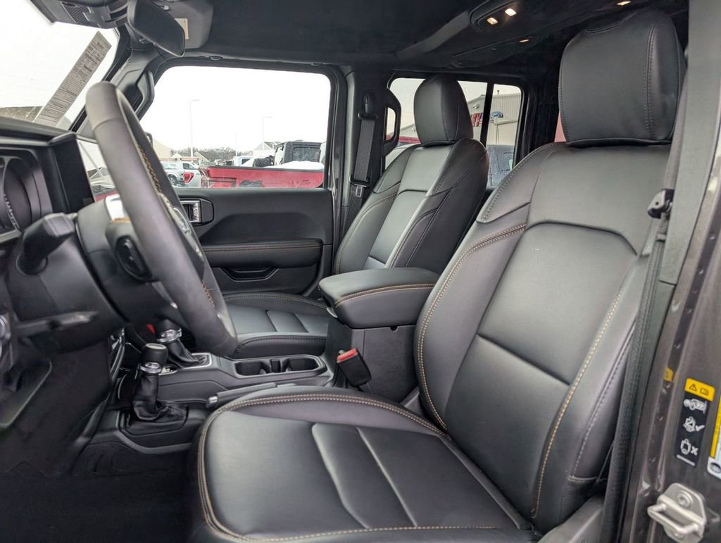 Used 2024 Jeep Wrangler Unlimited Sahara image 11