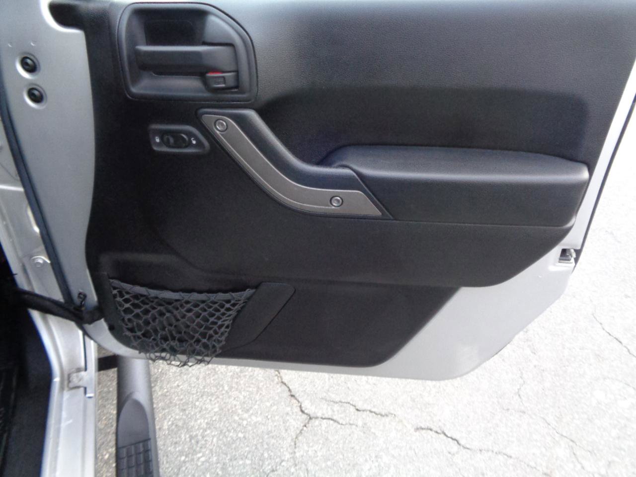 Used 2011 Jeep Wrangler Sport AWD/4WD image 27