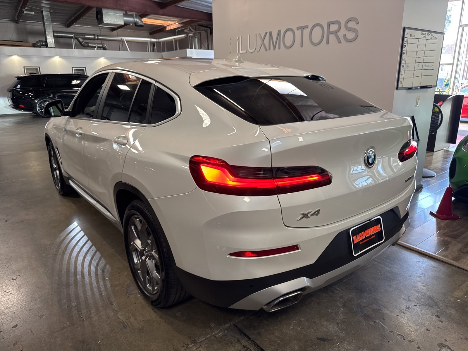 Used 2023 BMW X4 xDrive30i w/ Premium Package image 17
