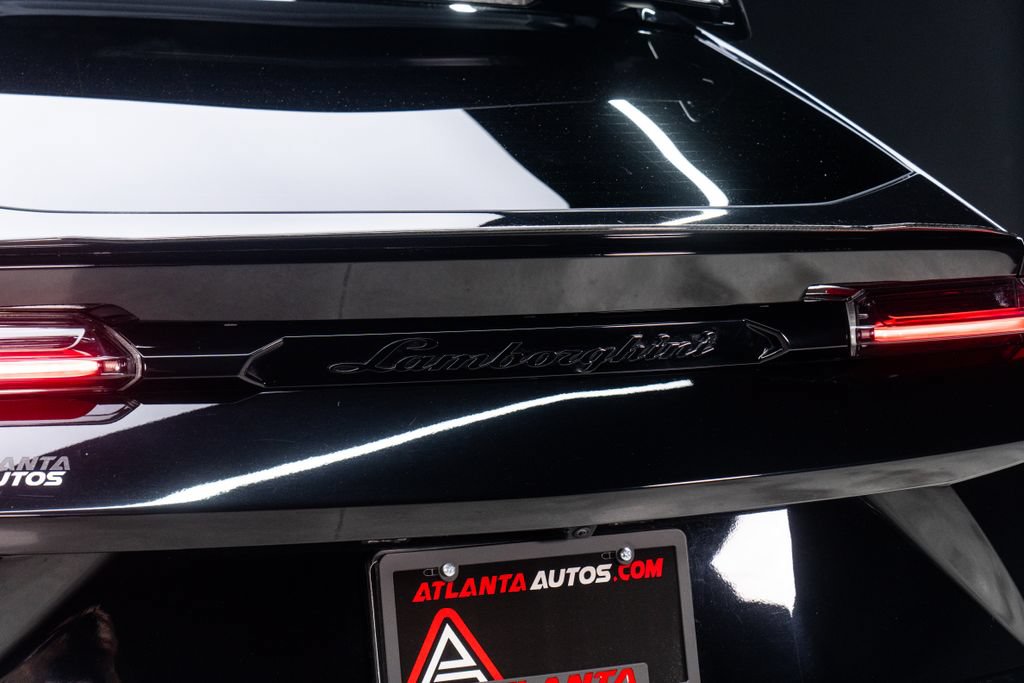 Used 2023 Lamborghini Urus Performante AWD/4WD image 19