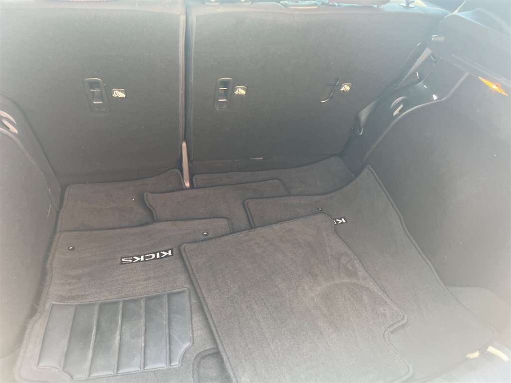 Used 2021 Nissan Kicks SR FWD image 33