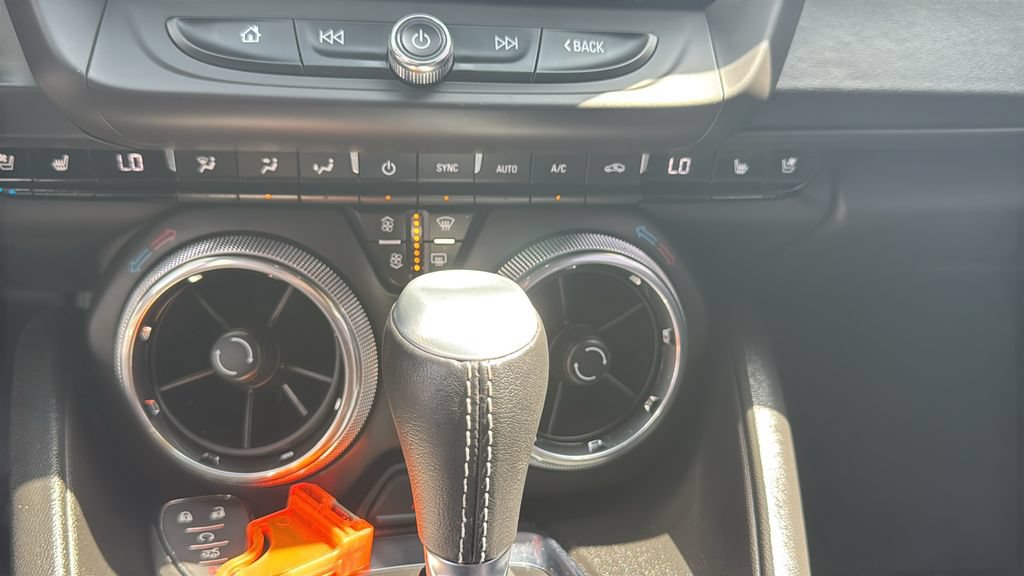 Used 2022 Chevrolet Camaro LT w/ Technology Package RWD image 23