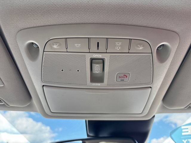 Used 2020 Nissan Rogue SL AWD/4WD image 14