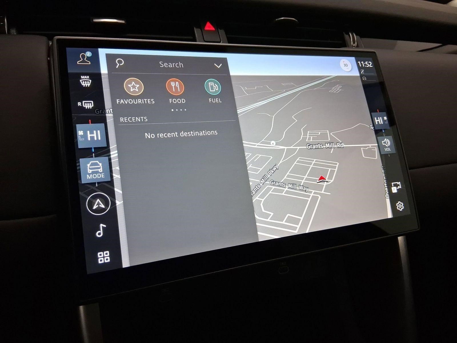 Used 2025 Land Rover Discovery Sport S image 25