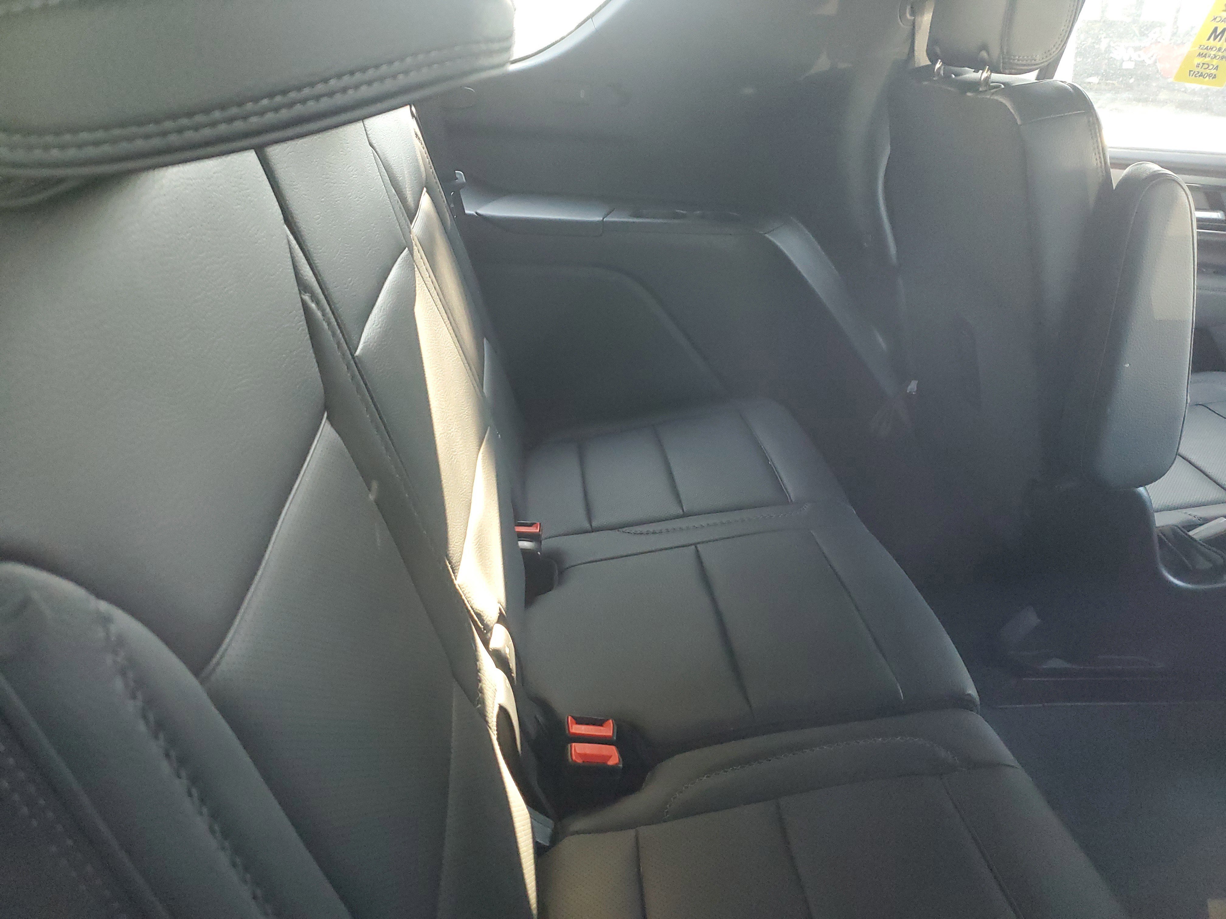 Used 2025 GMC Yukon Denali image 8