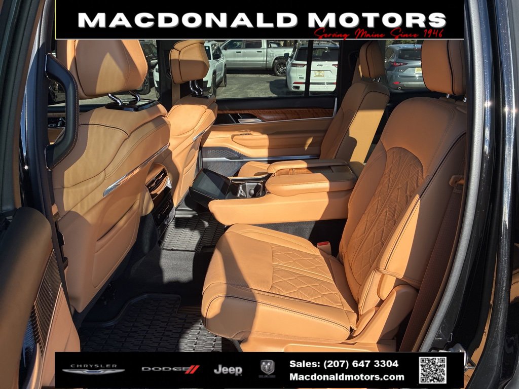 Used 2024 Jeep Grand Wagoneer Series III w/ HD Trailer Tow Package image 6