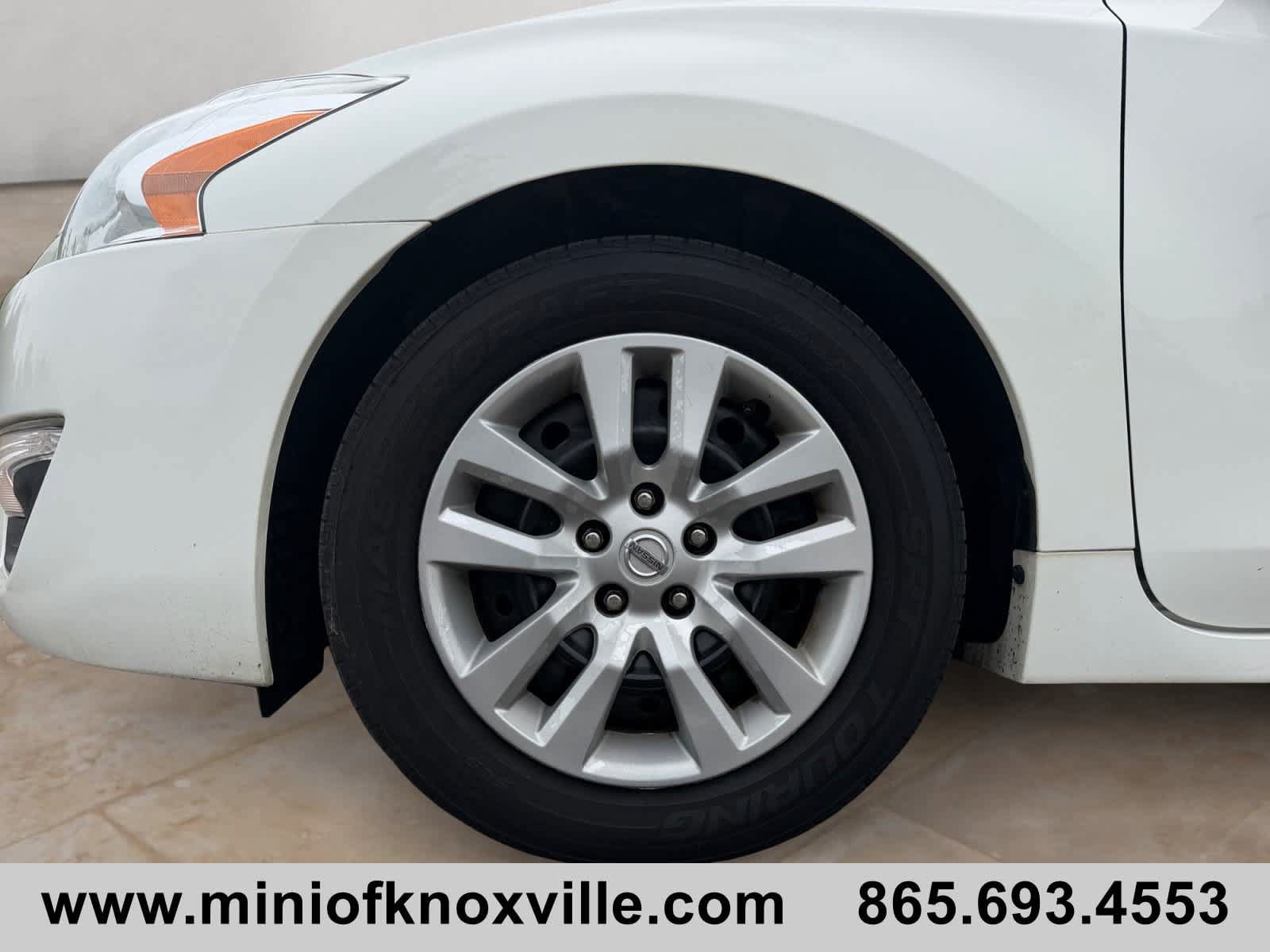 Used 2015 Nissan Altima 2.5 S w/ Power Driver Seat Package FWD image 9