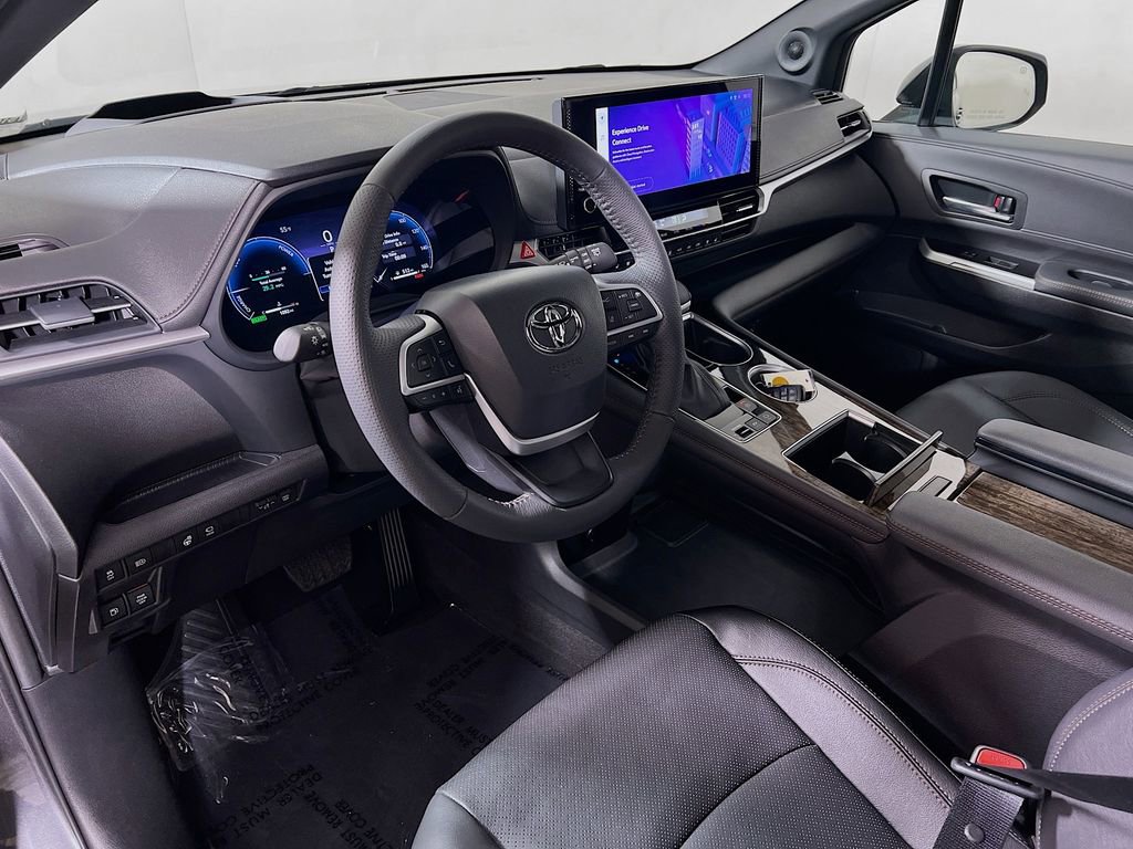 Certified 2025 Toyota Sienna Platinum AWD/4WD image 10