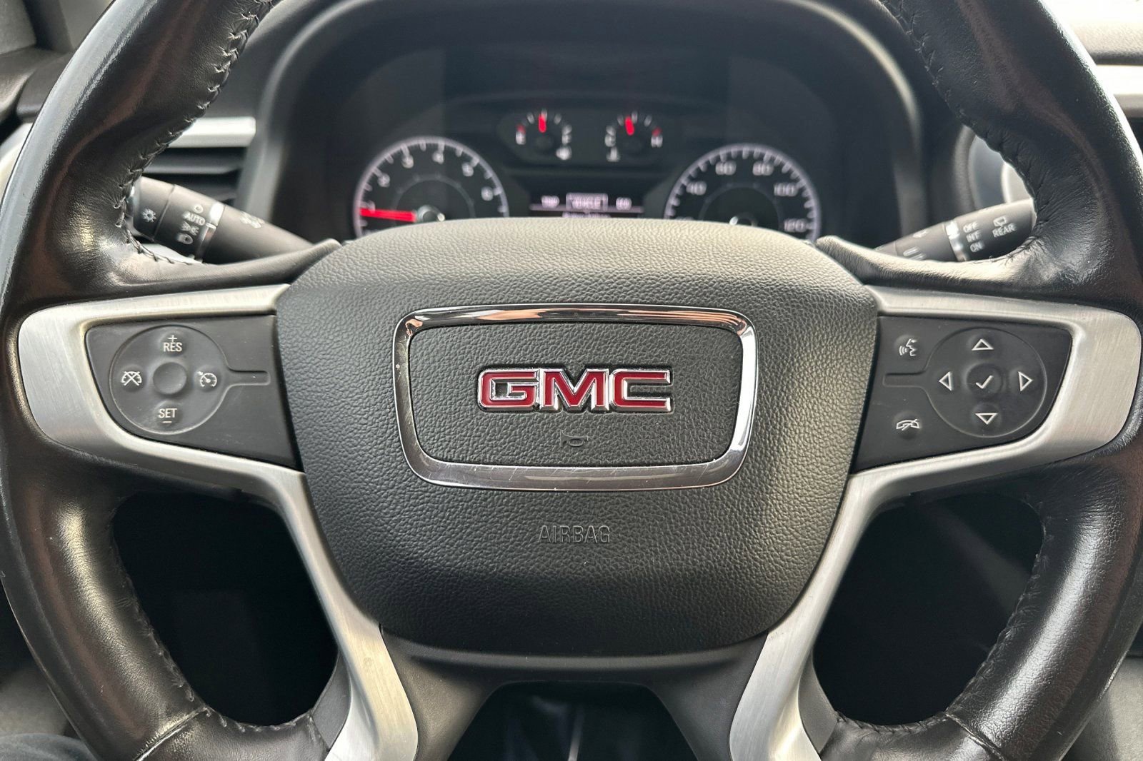 Used 2019 GMC Acadia SLE w/ LPO, Cargo Package image 25