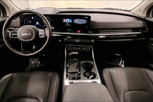 Used 2025 Kia Carnival SX Prestige FWD image 18