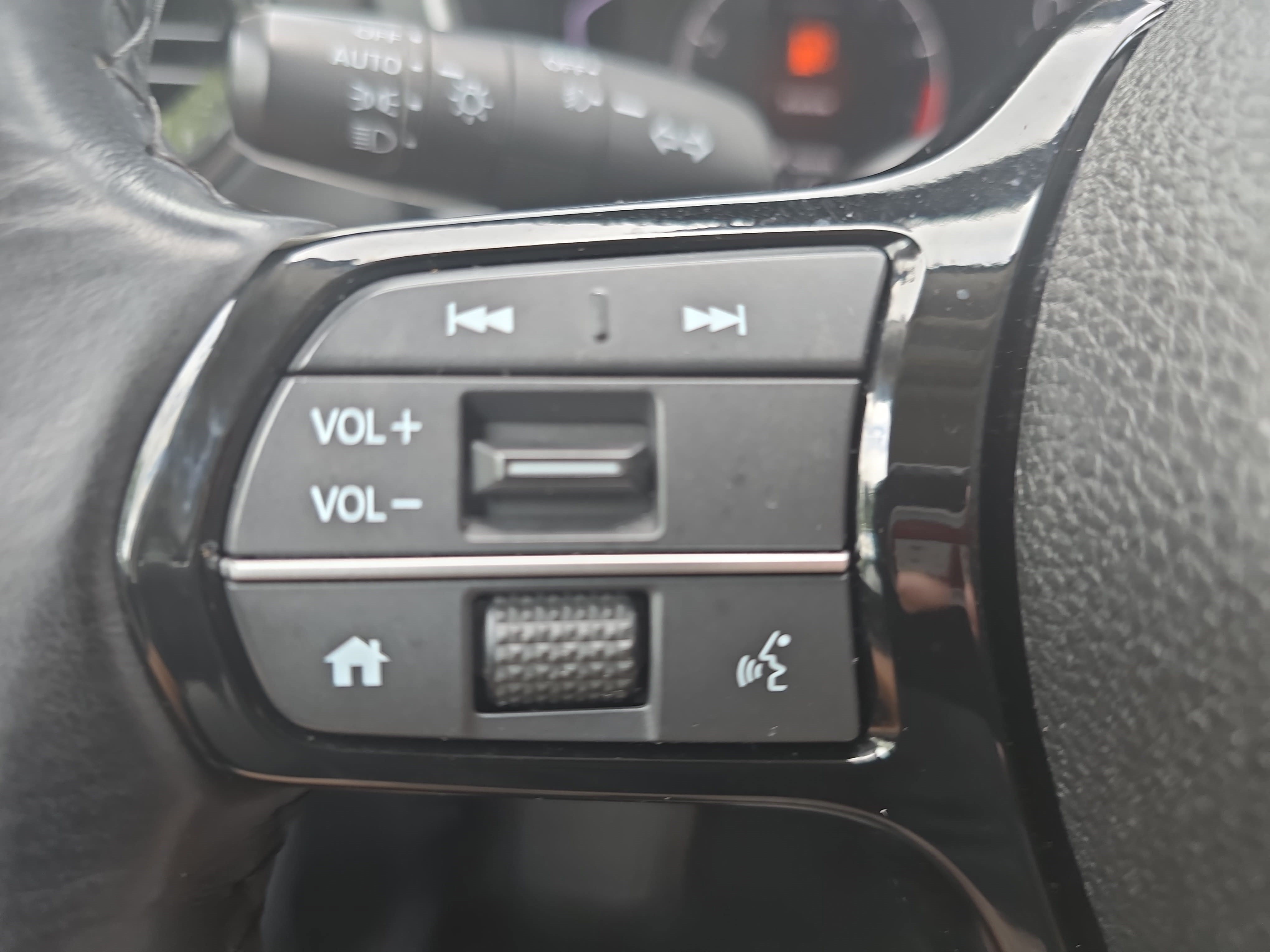 Used 2024 Honda Pilot Touring image 18
