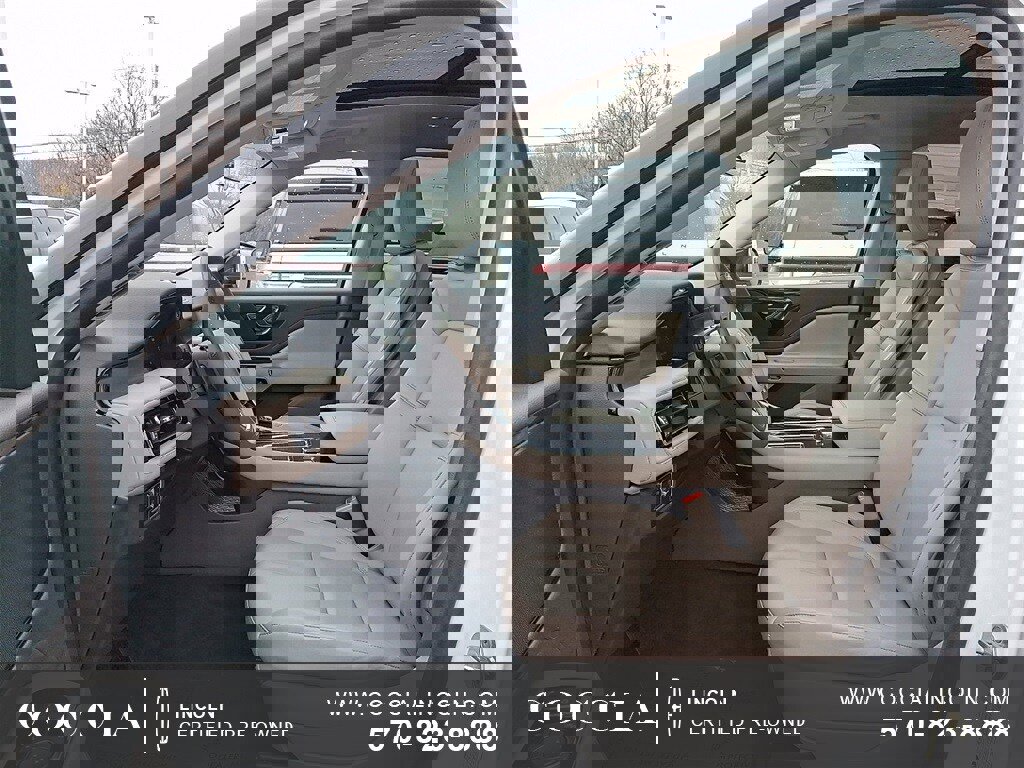 Certified 2023 Lincoln Aviator AWD w/ Premium Package image 14