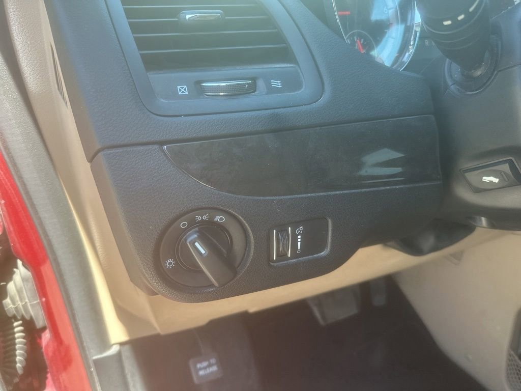 Used 2014 Dodge Grand Caravan SXT image 20