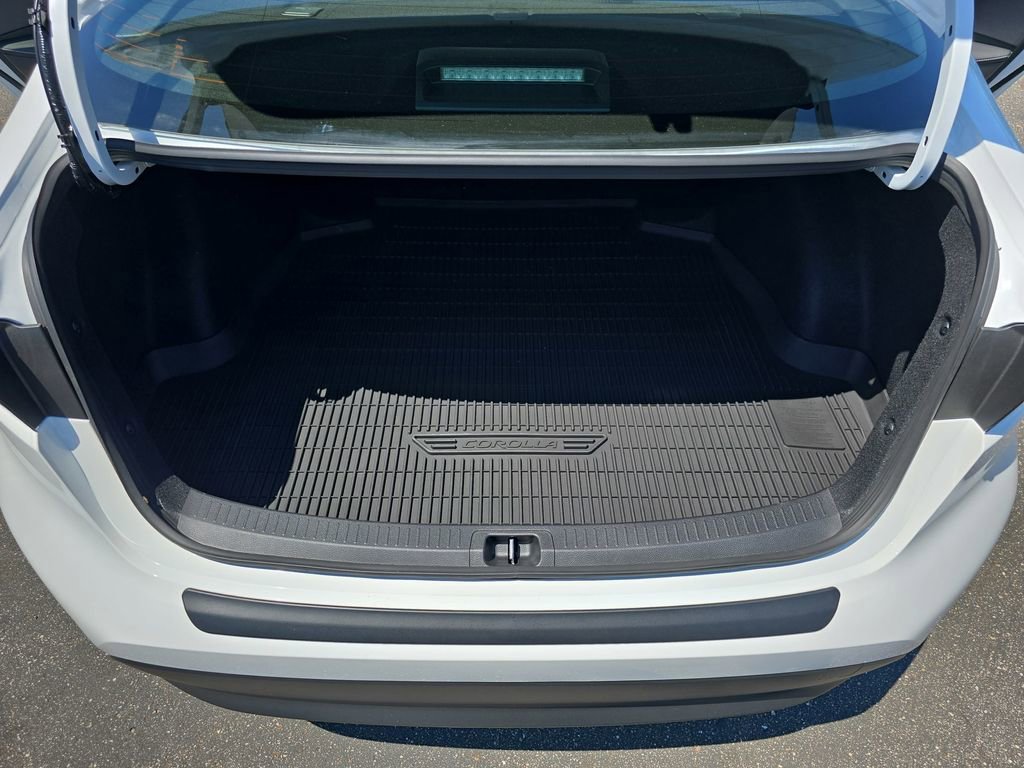 Used 2026 Toyota Corolla XLE FWD image 14