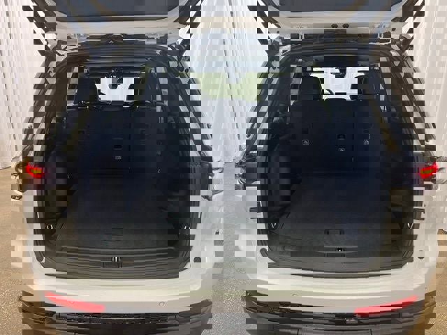 New 2025 Jeep Grand Cherokee Altitude image 11