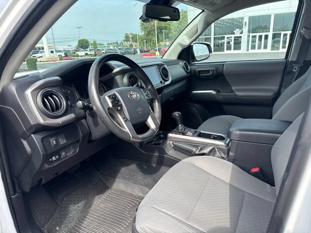 Certified 2020 Toyota Tacoma SR5 AWD/4WD image 17