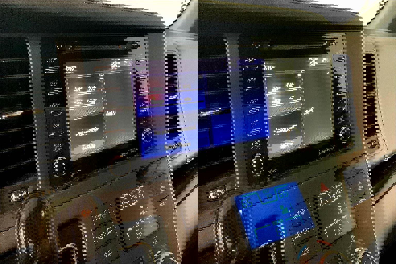 Used 2020 Toyota Sienna XLE image 6