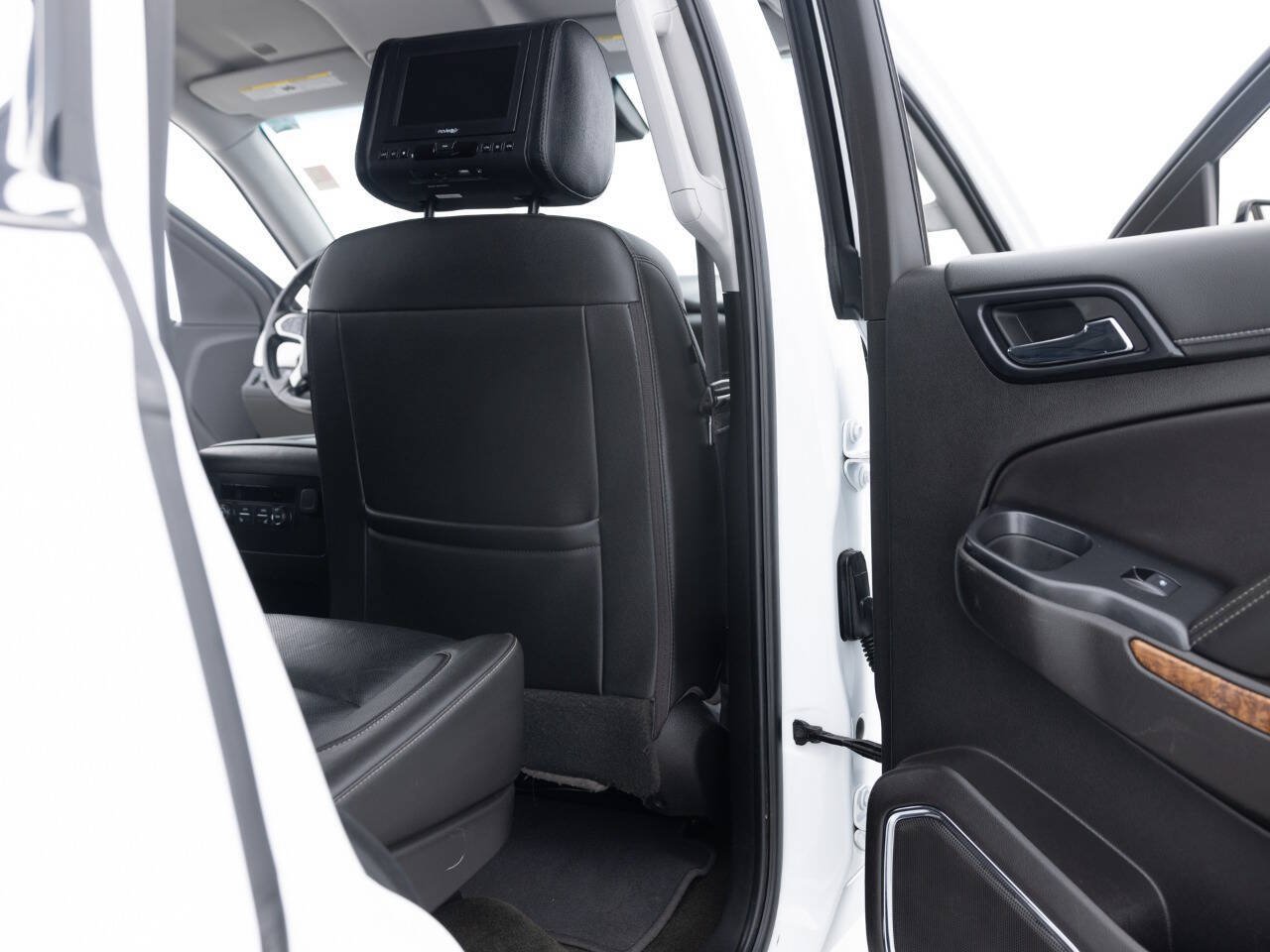 Used 2018 Chevrolet Tahoe Premier AWD/4WD image 34