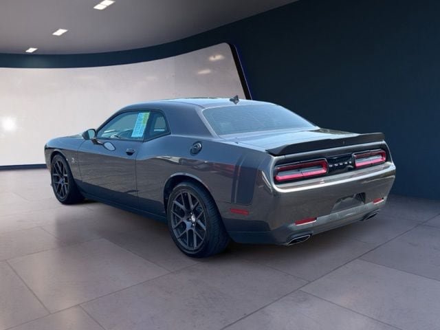 Used 2016 Dodge Challenger R/T Scat Pack w/ Leather Interior Group RWD image 3