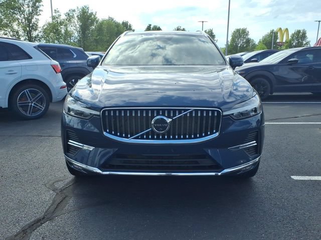 Used 2023 Volvo XC60 B5 Ultimate w/ Climate Package AWD/4WD image 3