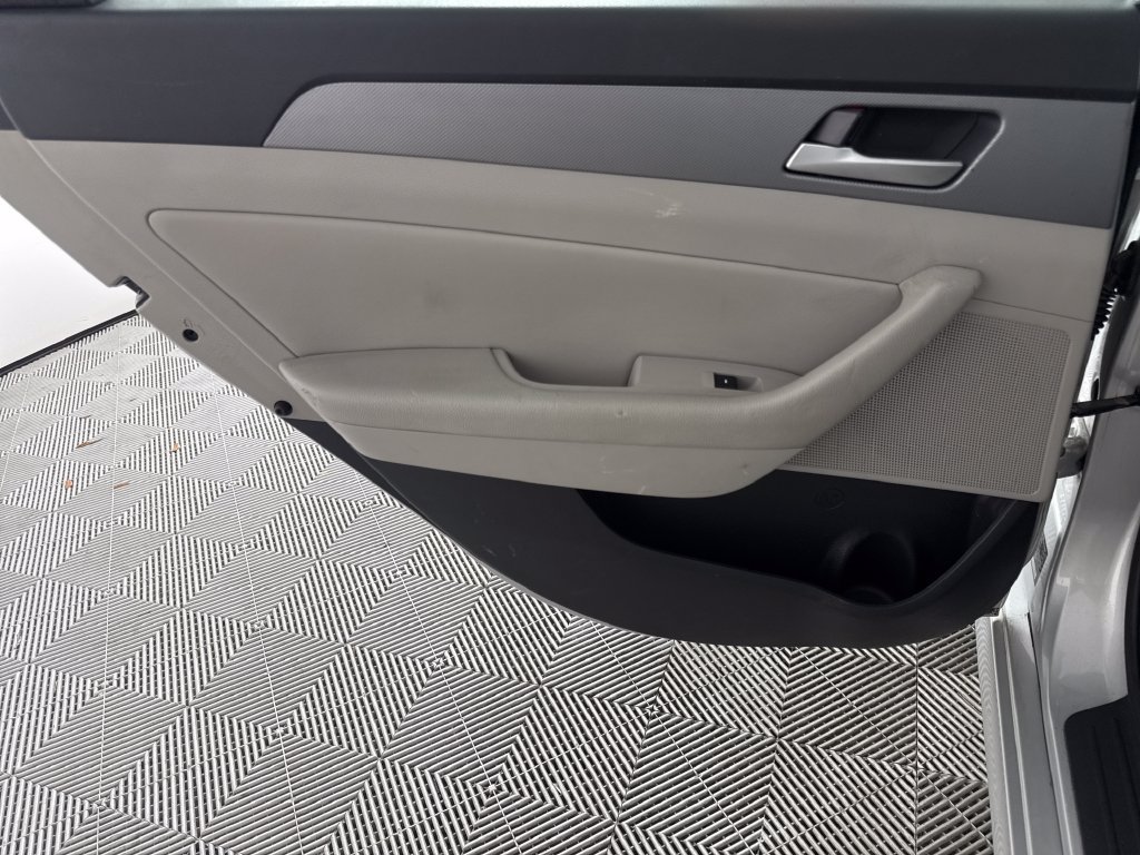 Used 2019 Hyundai Sonata SEL w/ Tech Package 02 FWD image 12