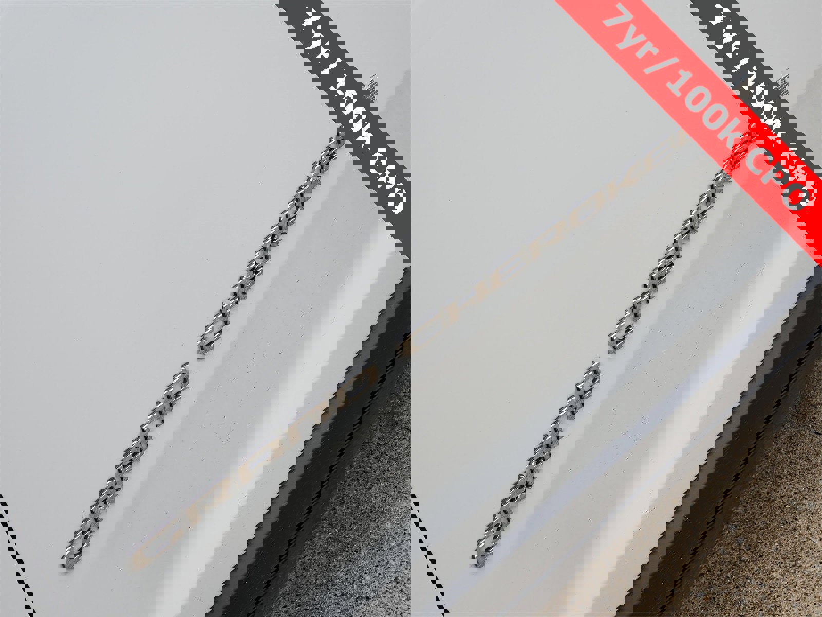 Used 2024 Jeep Grand Cherokee L Laredo image 12