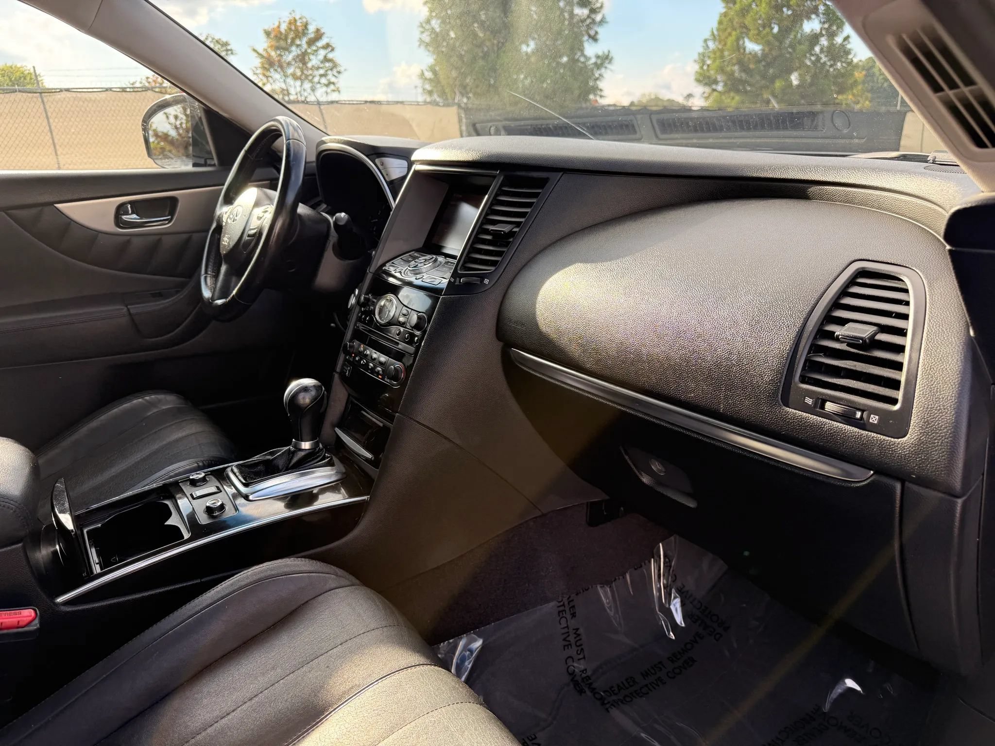Used 2017 INFINITI QX70 AWD image 19