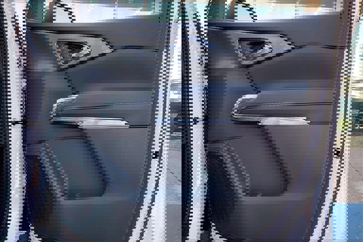 Certified 2025 Chevrolet Traverse LT image 21