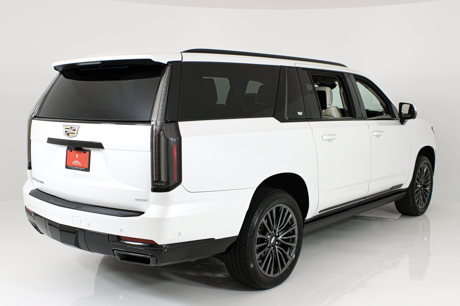 Used 2025 Cadillac Escalade ESV Sport Platinum RWD image 6
