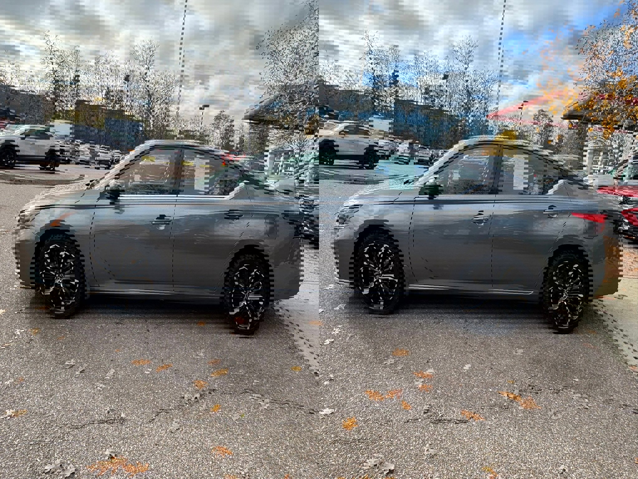 Used 2023 Nissan Altima 2.5 SR w/ SR Premium Package image 4