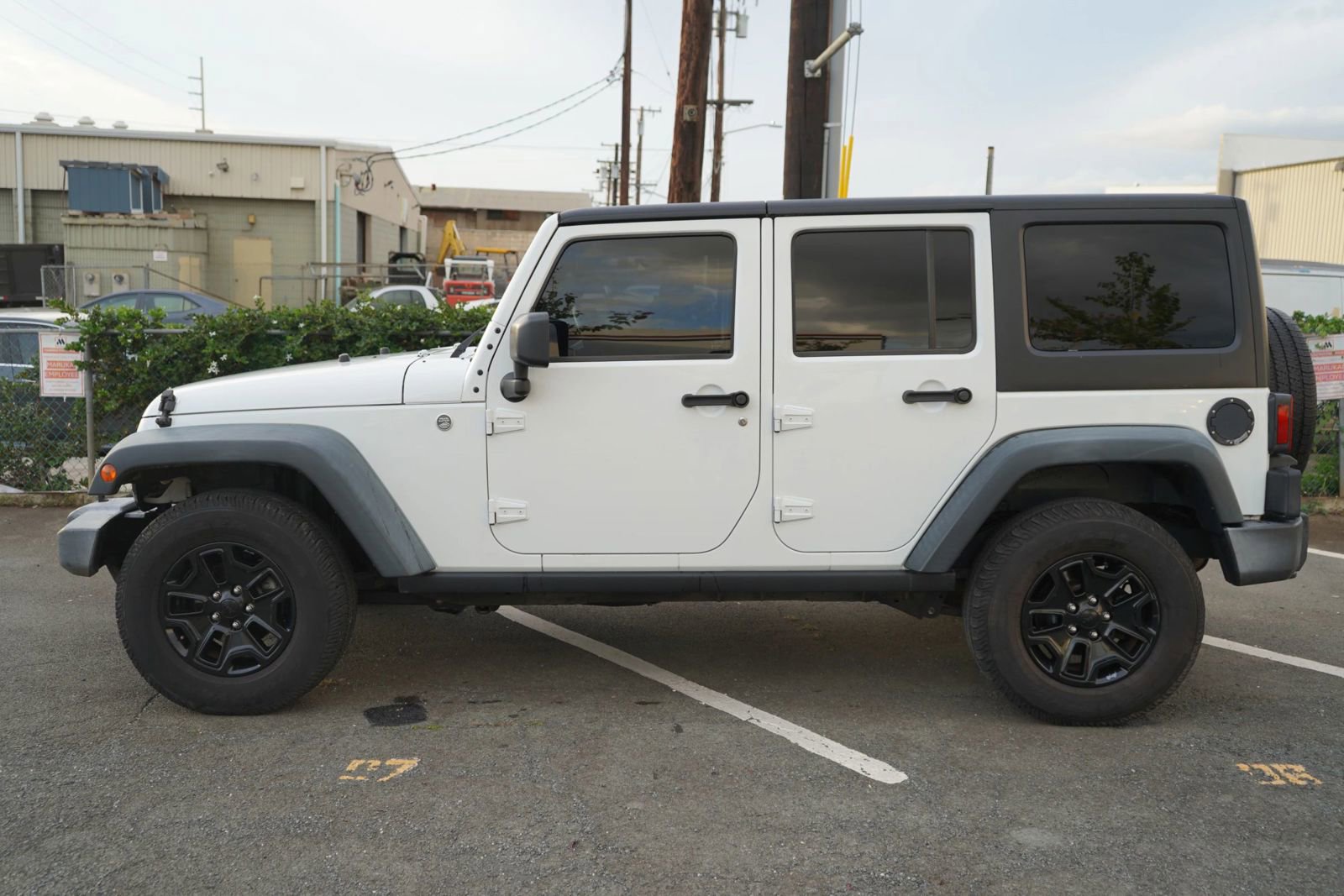 Used 2015 Jeep Wrangler Unlimited Sport image 2