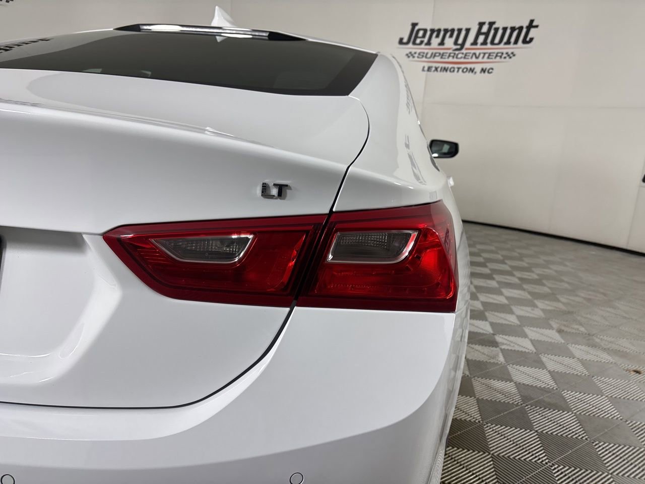 Used 2024 Chevrolet Malibu LT image 35