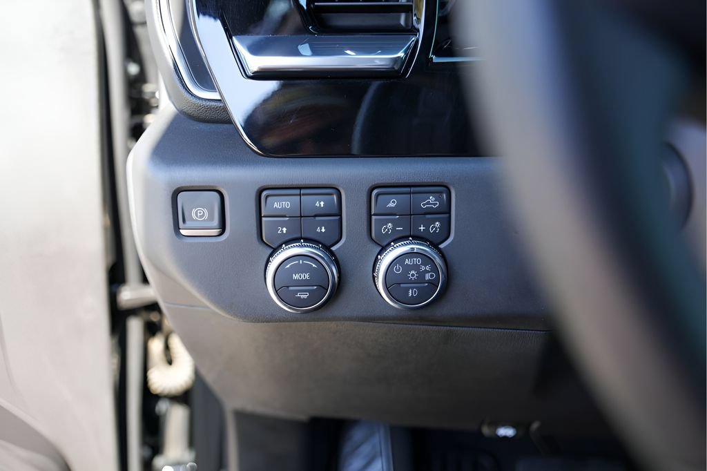 Used 2024 GMC Sierra 1500 SLT AWD/4WD image 18