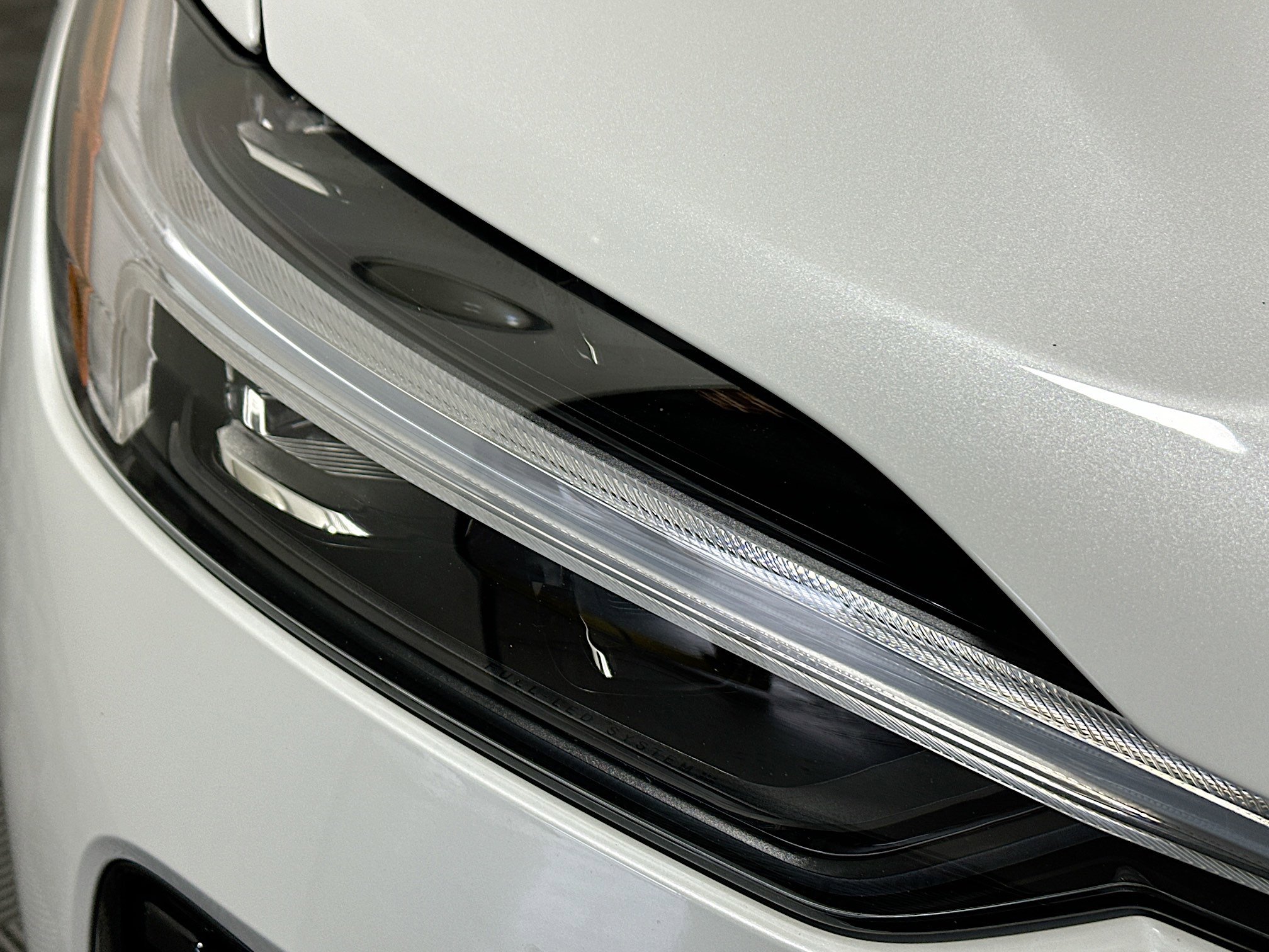 Used 2025 Volvo XC60 B5 Core image 9