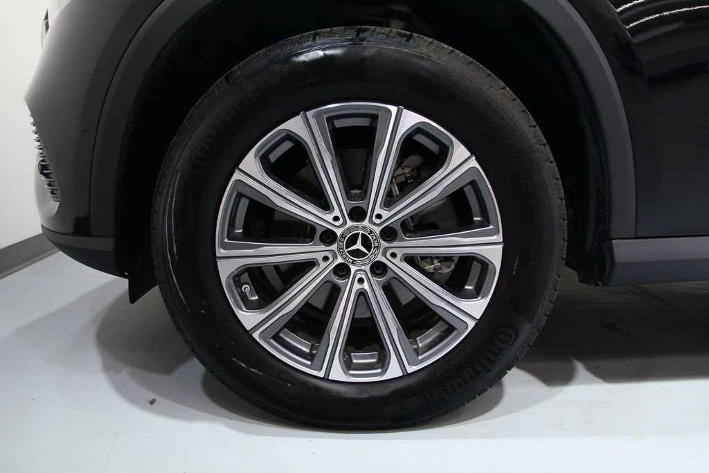 Certified 2025 Mercedes-Benz GLC 300 image 17