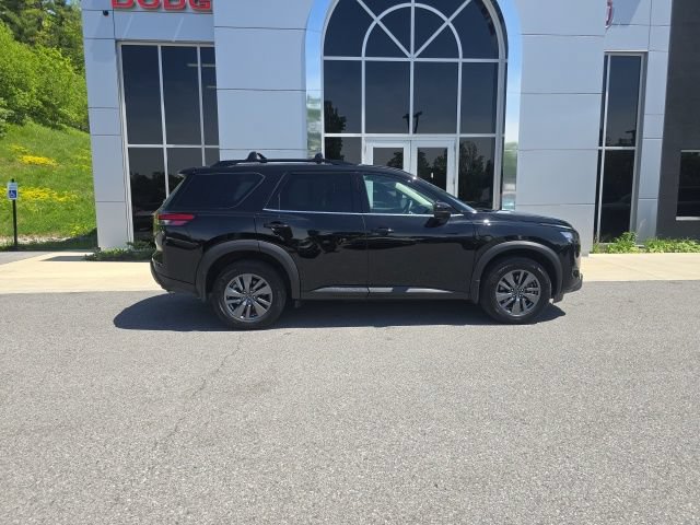 Used 2025 Nissan Pathfinder SV w/ Black Appearance Package AWD/4WD image 7