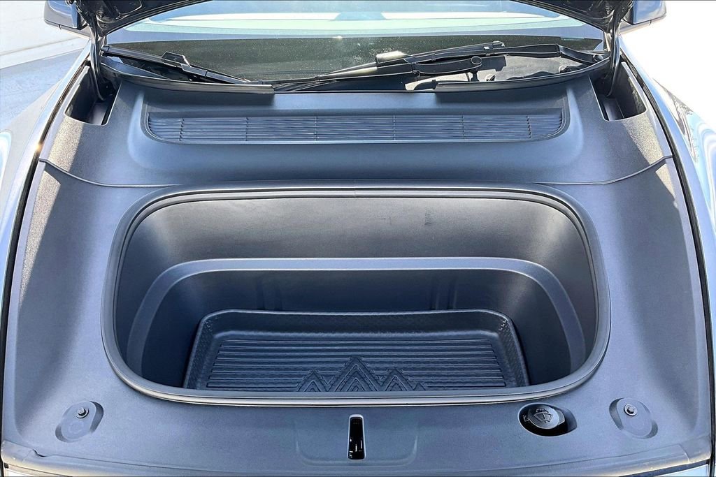 Used 2026 Tesla Model Y 2WD image 28